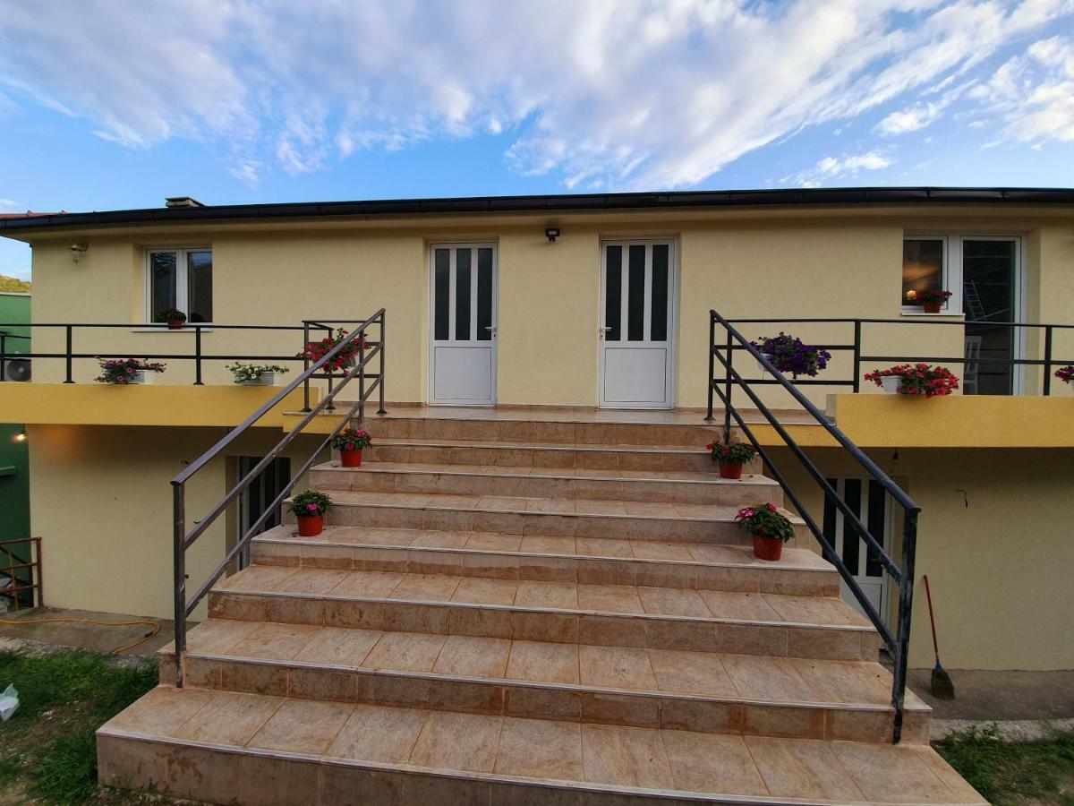 Apartments Kingfisher Virpazar Exterior photo