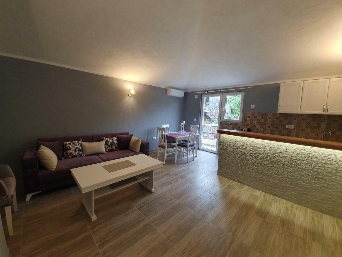 Apartments Kingfisher Virpazar Exterior photo