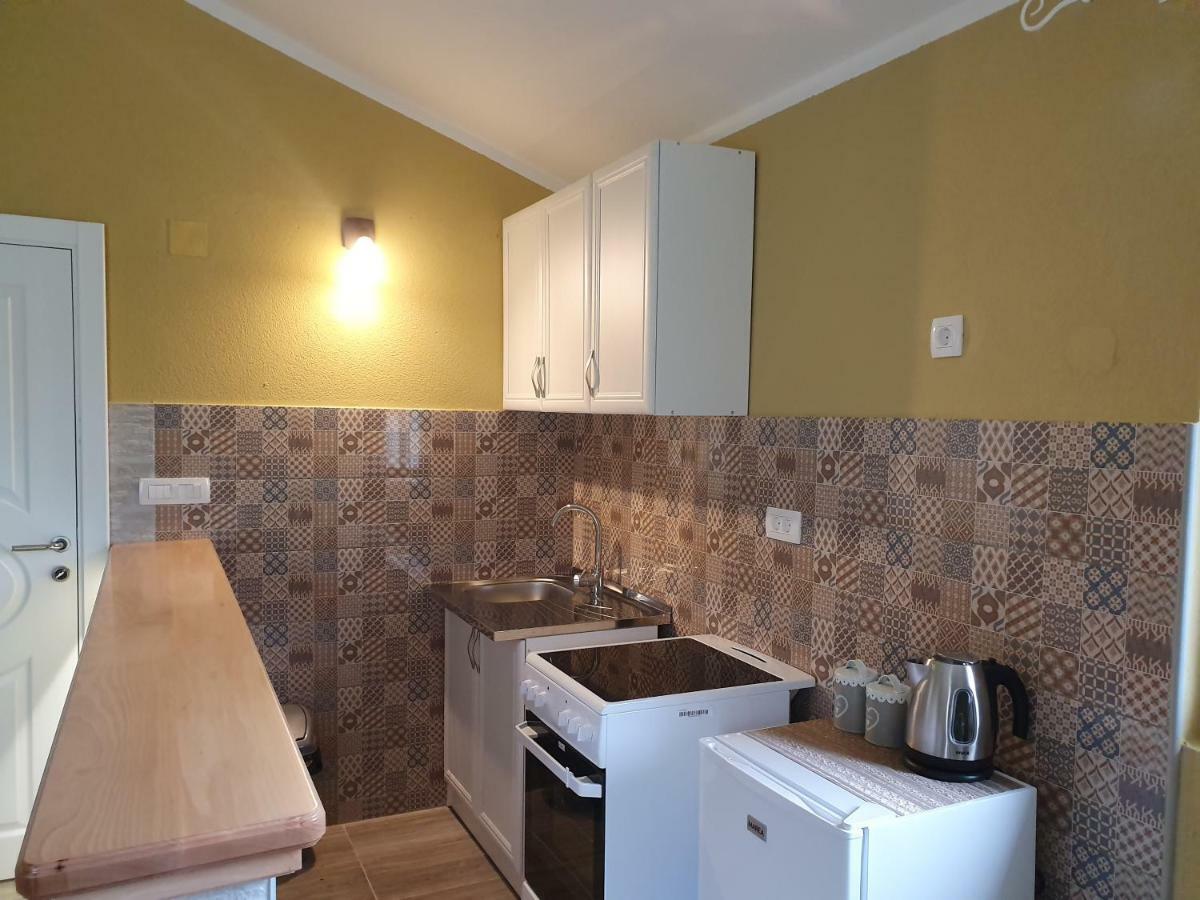 Apartments Kingfisher Virpazar Exterior photo