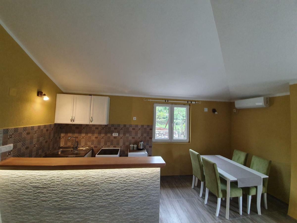 Apartments Kingfisher Virpazar Exterior photo