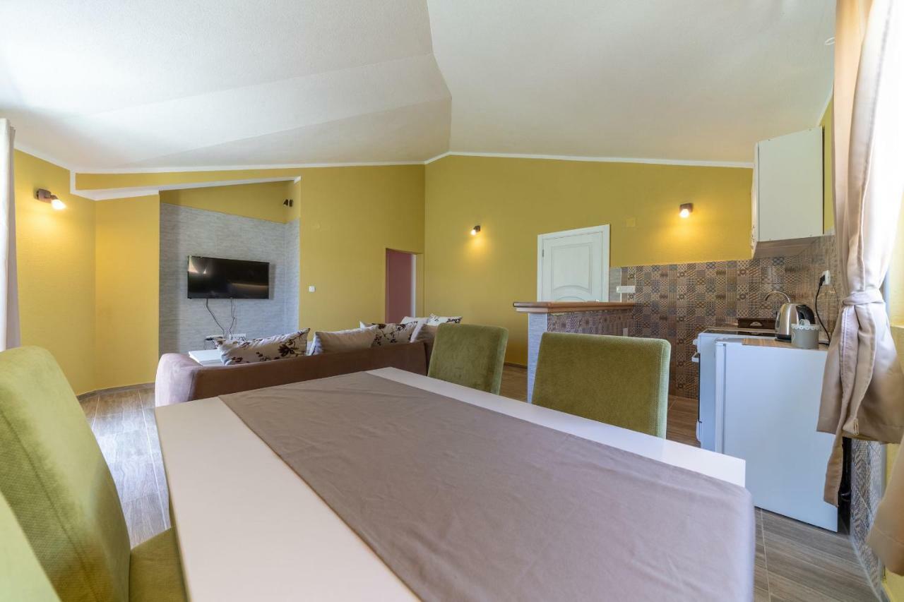 Apartments Kingfisher Virpazar Exterior photo